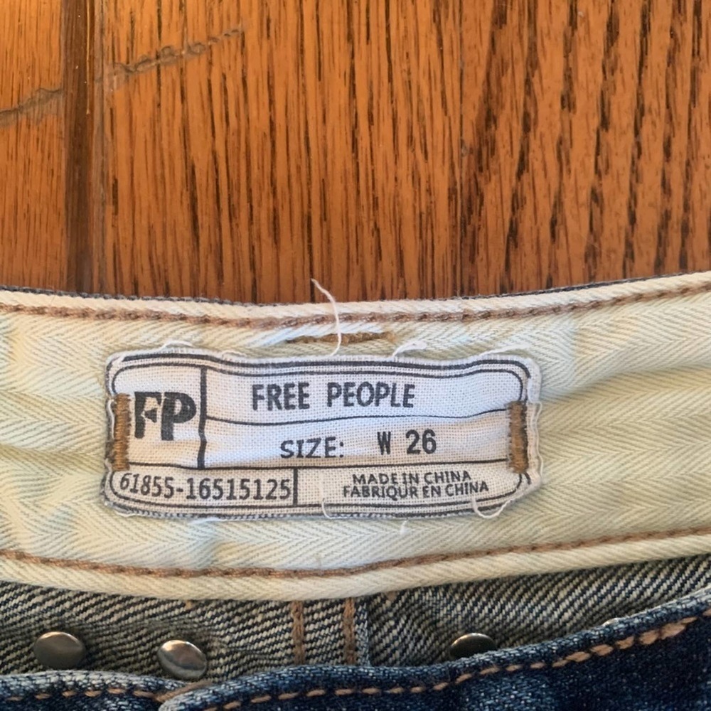 Free People Studded Denim Shorts 26 - Picture 3 of 3